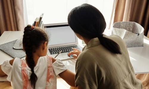 TJBA aumenta pensão e reconhece dedicação exclusiva da mãe como trabalho no cuidado da filha
