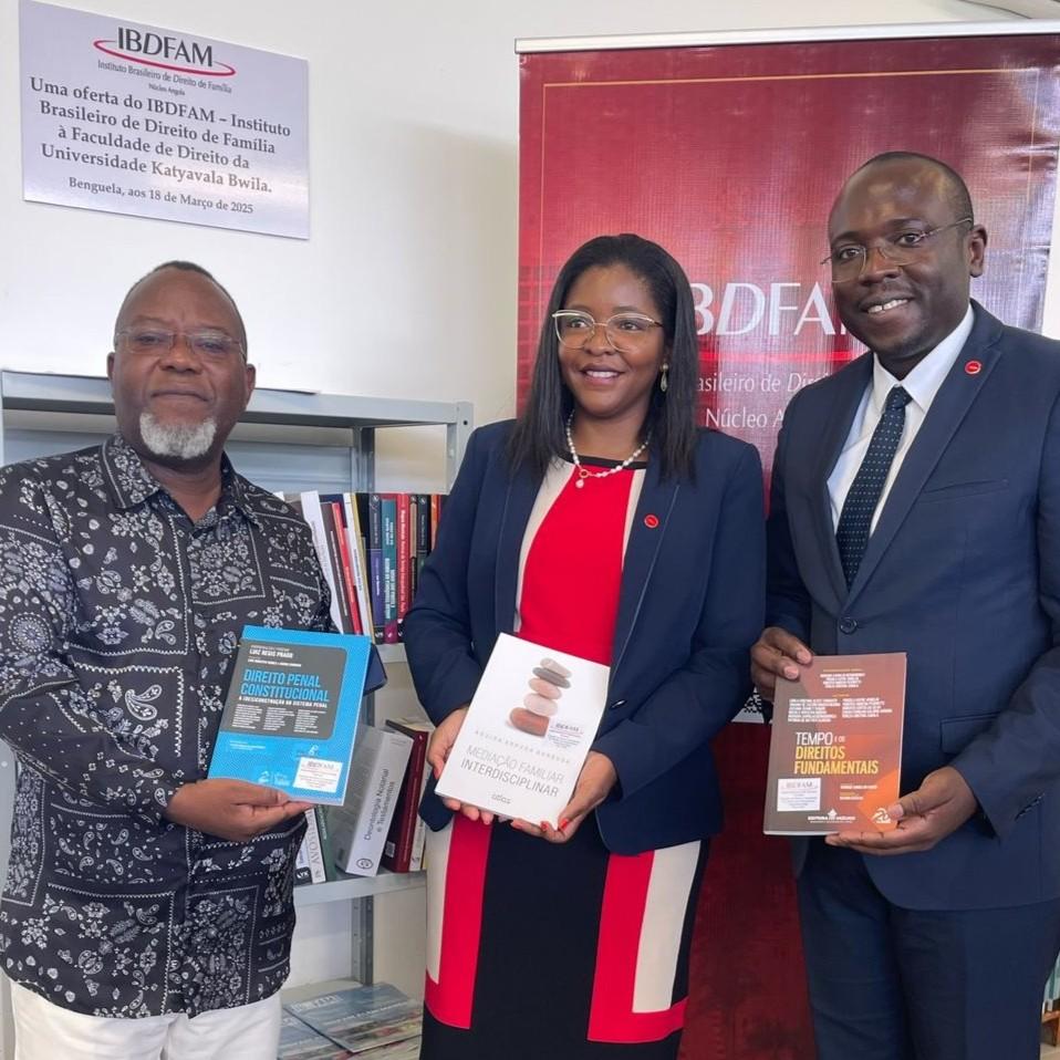 IBDFAM realiza entrega de livros à Faculdade de Direito em Angola