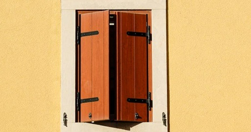Juiz autoriza mulher em situação de rua a morar em imóvel de inventário; decisão reconhece perspectiva de gênero