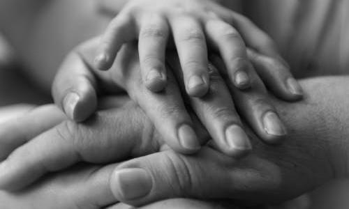 Análise de decisões do TJMG destaca reconhecimento da paternidade socioafetiva