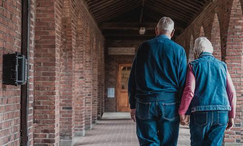 Avós adotam neta em processo de adoção com destituição do poder familiar