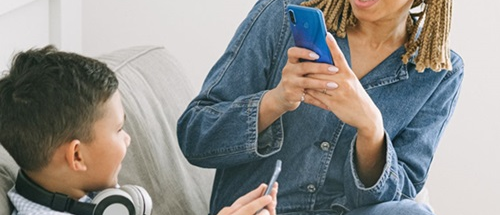 Sharenting: especialistas avaliam os riscos da exposição infantil nas redes sociais