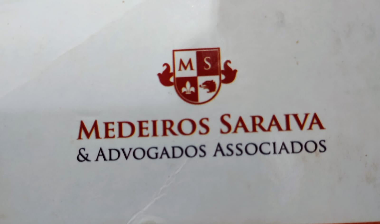 medeirossaraiva.adv.br